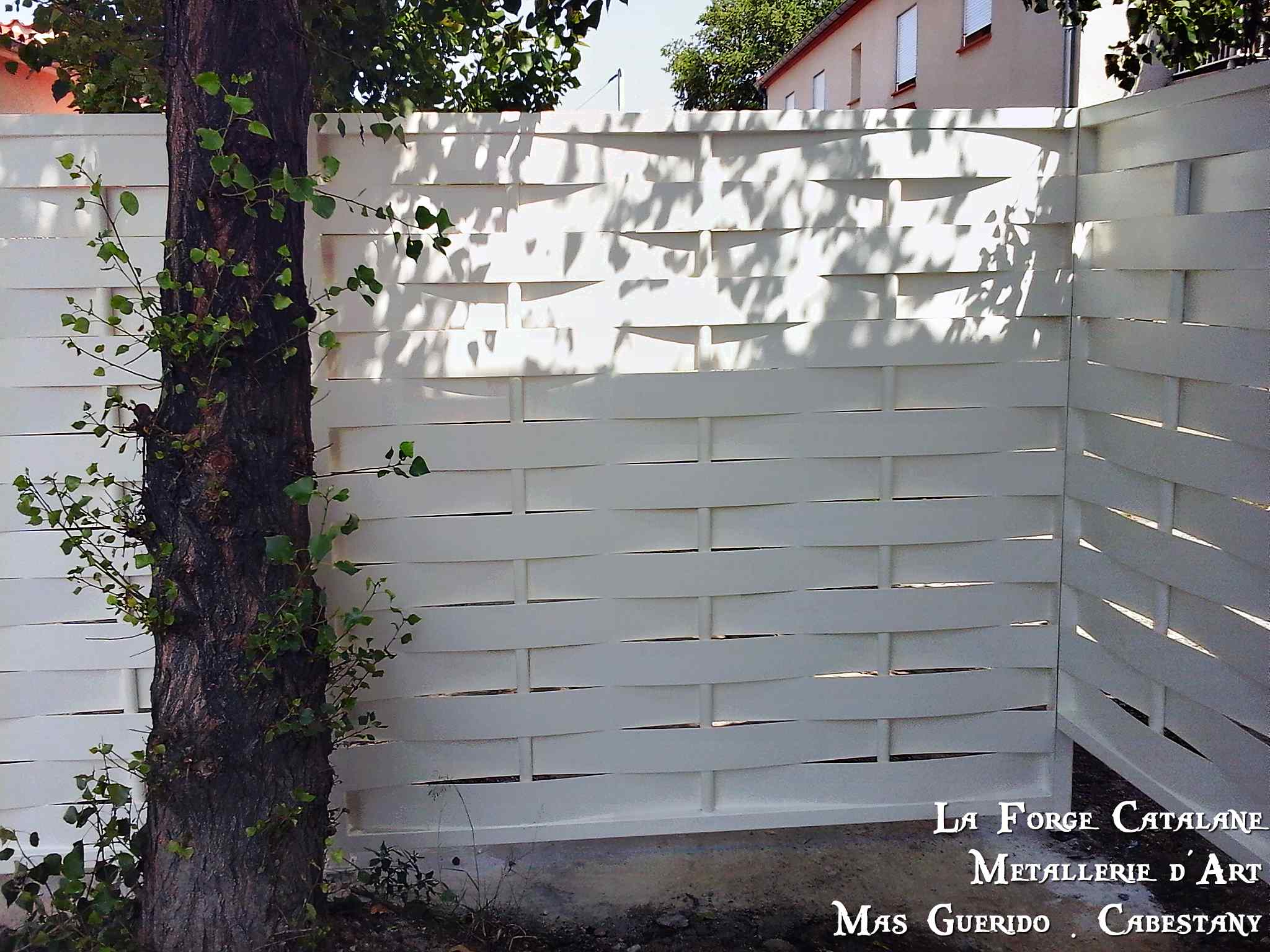 cloture lames tole vannerie tube renfort finition thermolaquage forge catalane 6.jpg